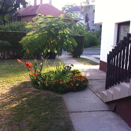 Arato Vendeghaz Hotel Beci Exterior foto