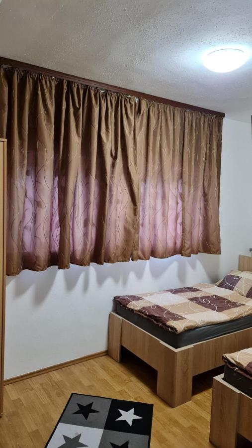 Arato Vendeghaz Hotel Beci Exterior foto