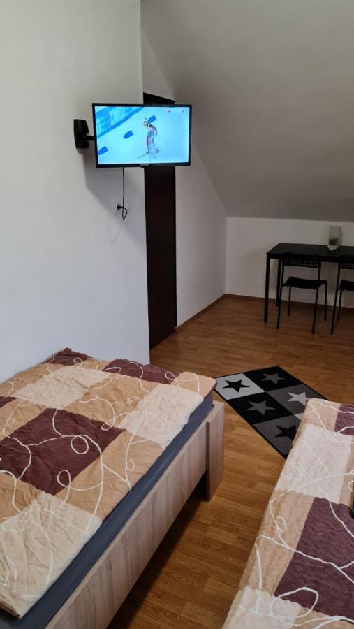 Arato Vendeghaz Hotel Beci Exterior foto