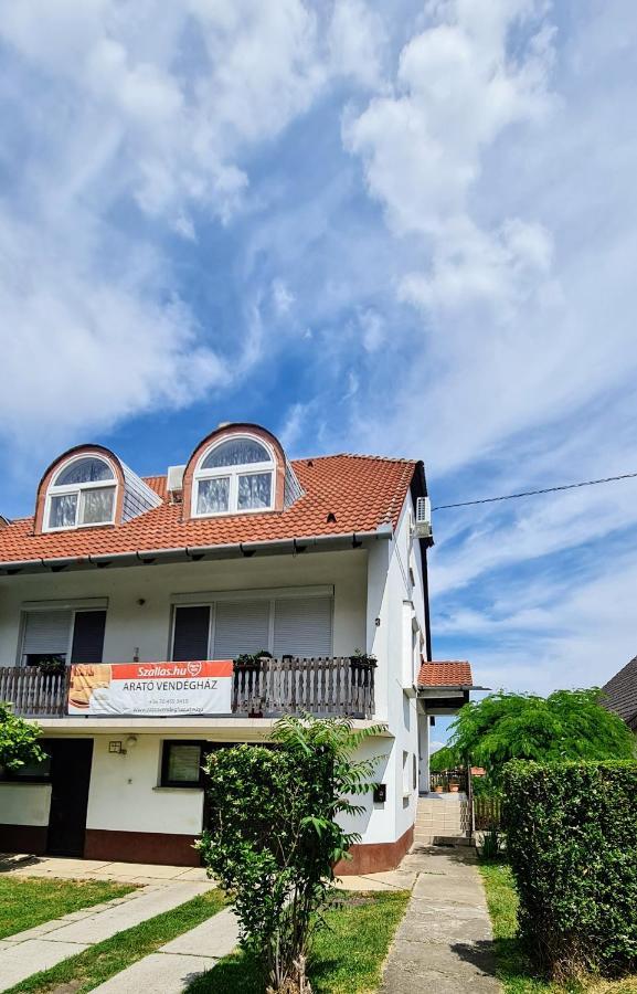 Arato Vendeghaz Hotel Beci Exterior foto