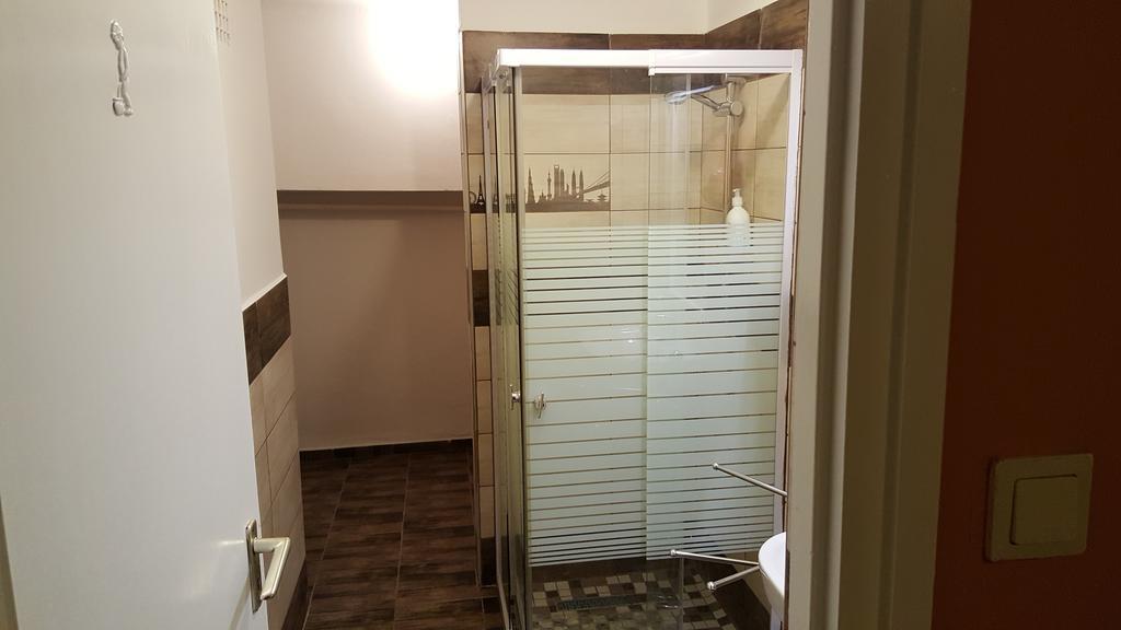 Arato Vendeghaz Hotel Beci Exterior foto